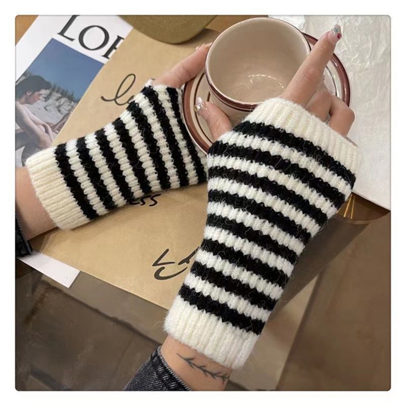 Korte, gestreepte, vingerloze  - Fingerless Glove Knit recensie en prijs